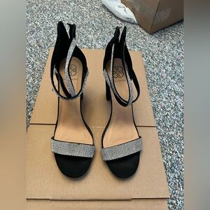 Women’s size 12 heels 4 inch heel daisy fuentes black suede bedazzled